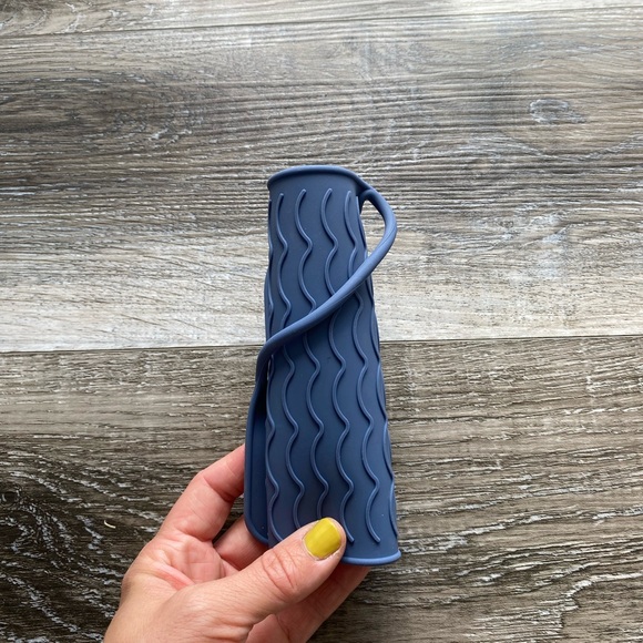 3/$20 Silicone Heat Protector Mat for Curling Flat Iron Great for Travel - Picture 4 of 5